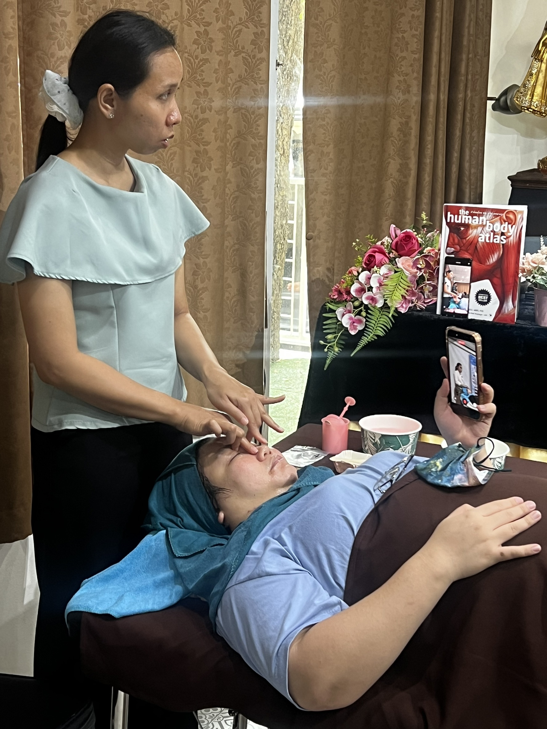 กราเซียส บิวตี้ แคร์ อะคาเดมี่ จัดอบรม “นวดหน้า เดรนน้ำเหลืองปรับ ...